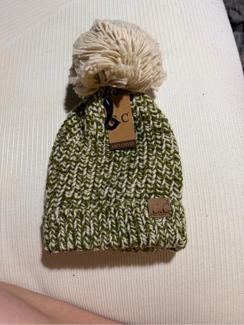 🌧️C.C Olive & Cream Pom Pom Knit Beanie